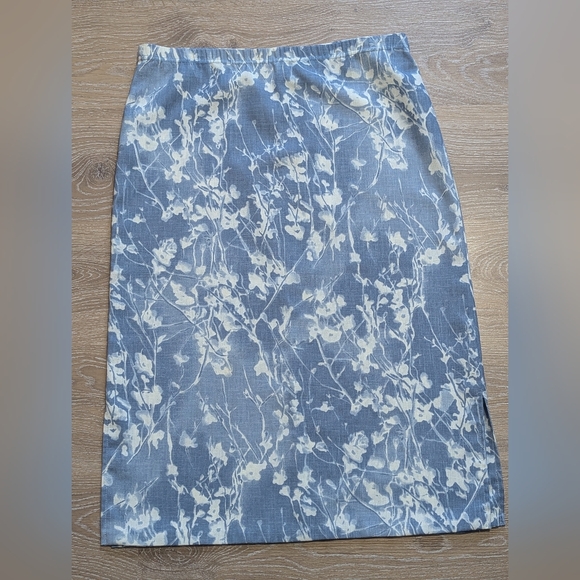 paula k Dresses & Skirts - Vintage Women's Floral Blue and White Skirt Botanical Feminine Cottagecore Boho
